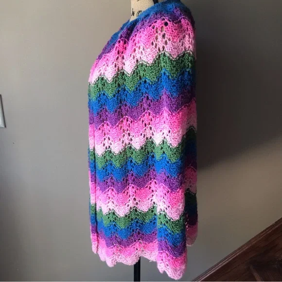 VINTAGE Crochet Rainbow Cape - Picture 3 of 5